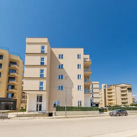Aqua Breeze 2br By Pikhost Appartement