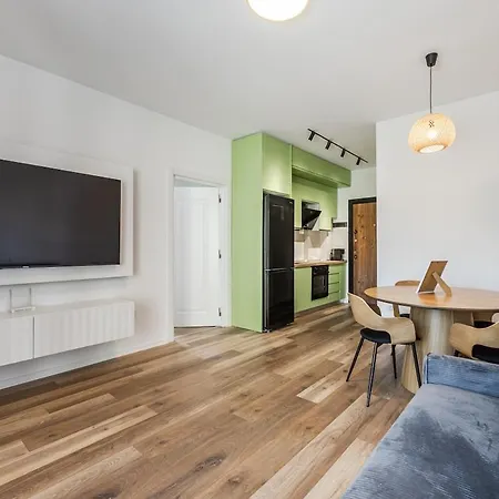 Aqua Breeze 2br By Pikhost
